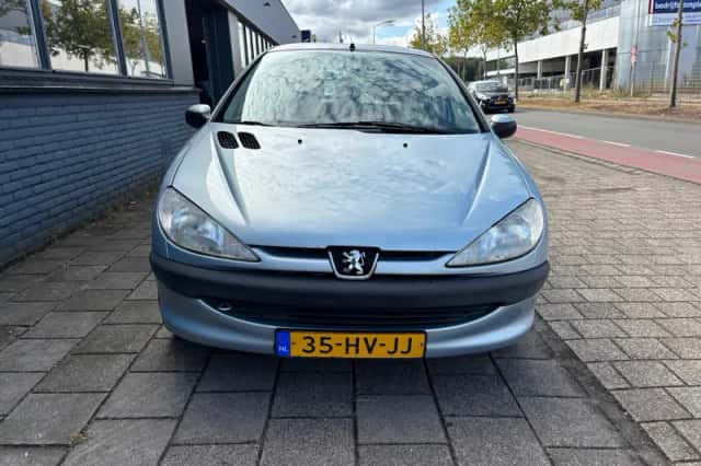 Peugeot 206 (2002) thumbnail 3