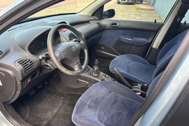 Peugeot 206 (2002) thumbnail 6