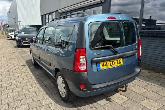 Dacia Logan (2008) thumbnail 4
