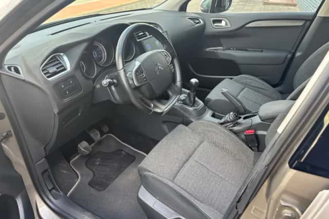 Citroën C4 (2015) thumbnail 3