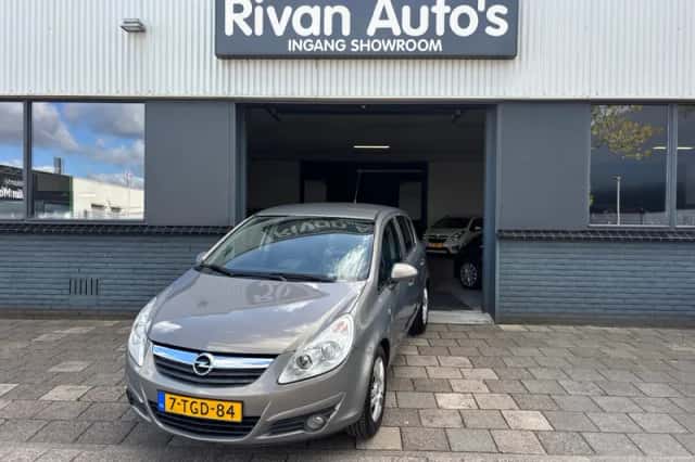 Opel Corsa (2010) thumbnail 1