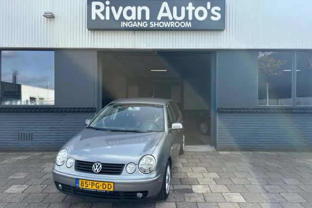 Volkswagen Polo (2004) thumbnail 1