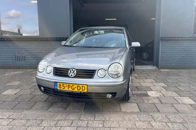 Volkswagen Polo (2004) thumbnail 2