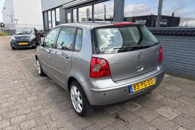 Volkswagen Polo (2004) thumbnail 6