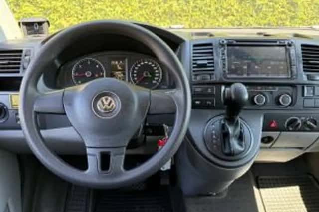 Volkswagen Transporter (2014) thumbnail 5
