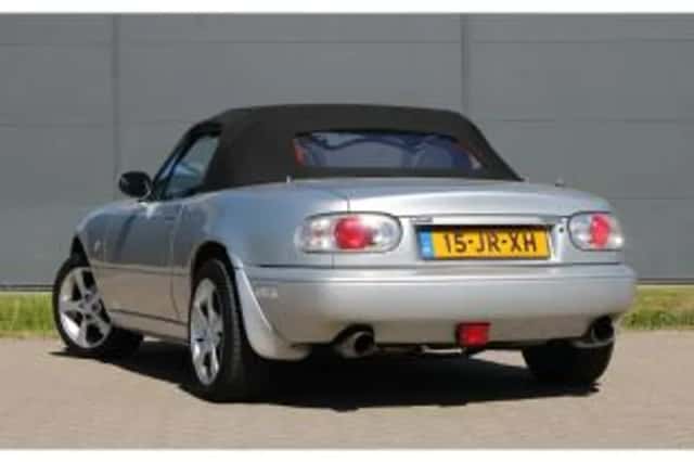 Mazda MX-5 (1992) thumbnail 4