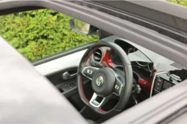 Volkswagen Up! (2020) thumbnail 4