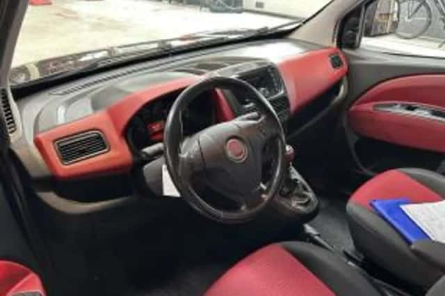 Fiat Doblò (2010) thumbnail 2