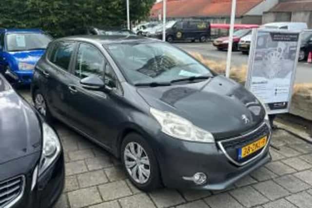Peugeot 208 (2013) thumbnail 2