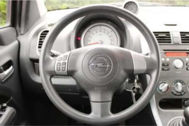 Opel Agila (2012) thumbnail 5