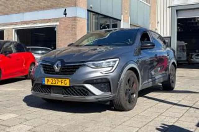 Renault Arkana (2022) thumbnail 1