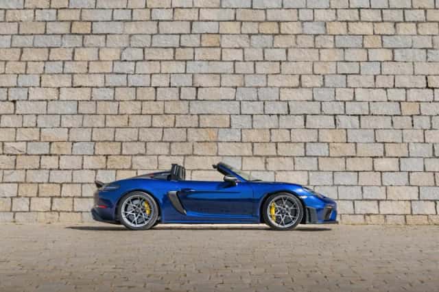 Porsche 718 Spyder (2024) thumbnail 2