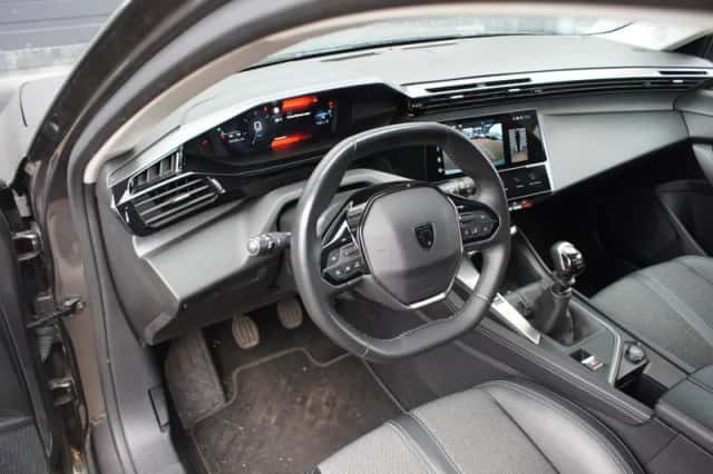 Peugeot 308 (2022) thumbnail 4