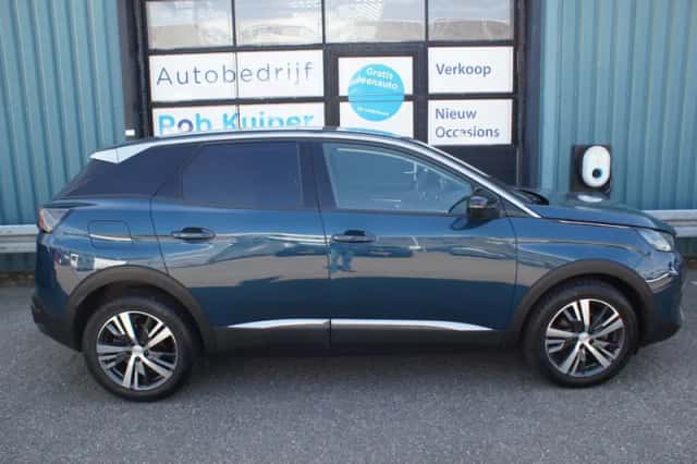 Peugeot 3008 (2022) thumbnail 1