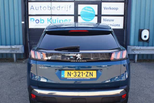 Peugeot 3008 (2022) thumbnail 3