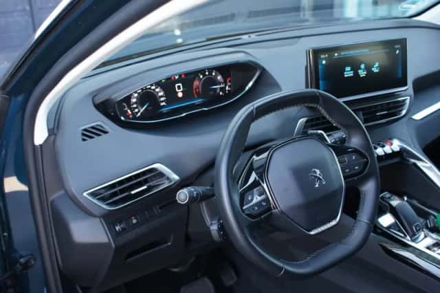 Peugeot 3008 (2022) thumbnail 5