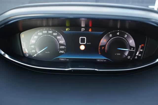 Peugeot 3008 (2022) thumbnail 6