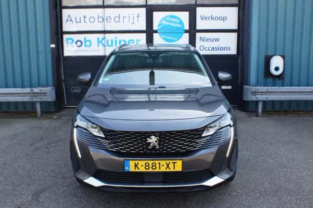 Peugeot 3008 (2021) thumbnail 2