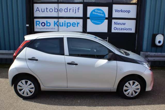 Toyota Aygo (2021) thumbnail 1