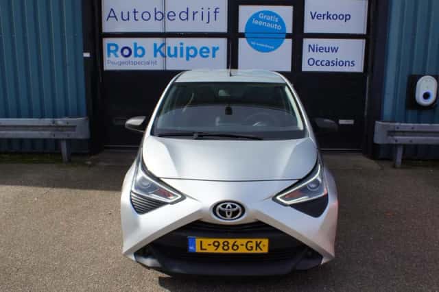Toyota Aygo (2021) thumbnail 2