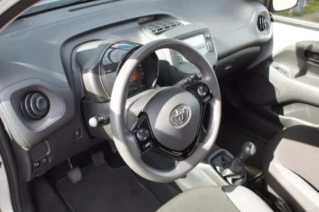 Toyota Aygo (2021) thumbnail 5