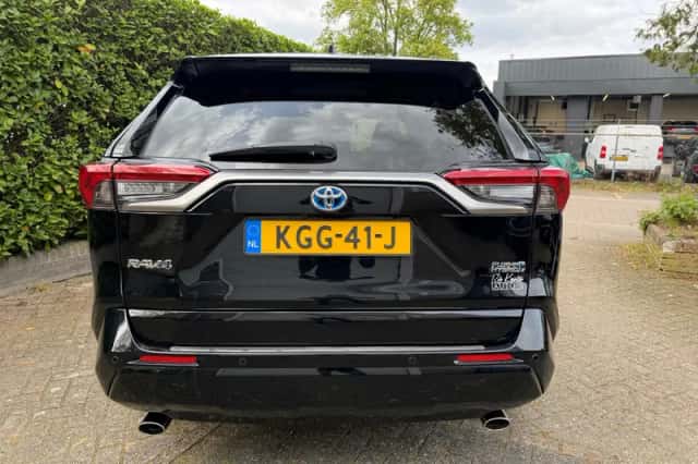 Toyota RAV4 (2022) thumbnail 5