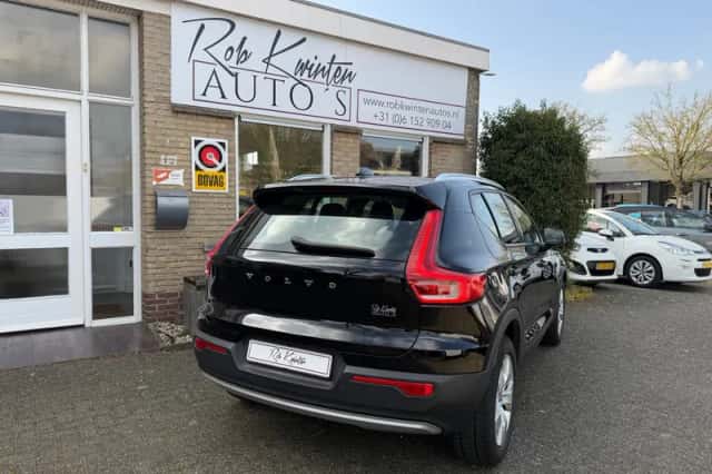 Volvo XC40 (2022) thumbnail 3
