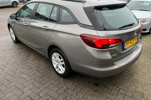 Opel Astra (2017) thumbnail 3