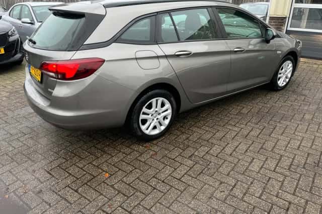 Opel Astra (2017) thumbnail 4