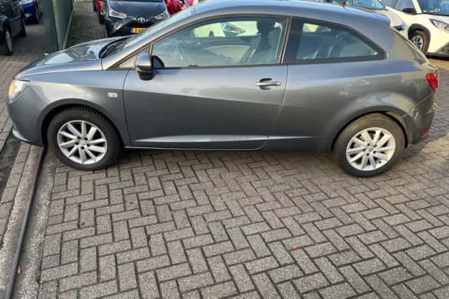 SEAT Ibiza (2012) thumbnail 2