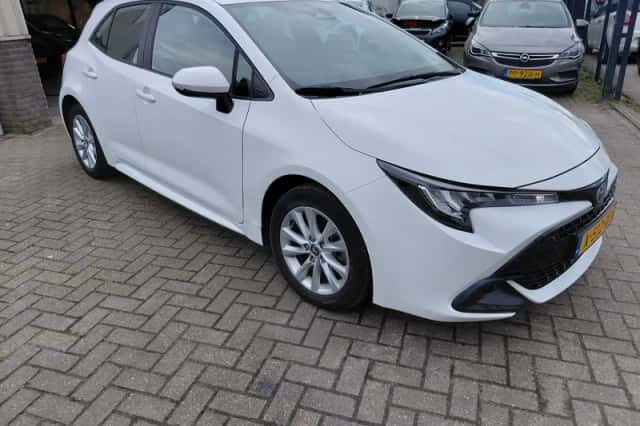Toyota Corolla (2024) thumbnail 4