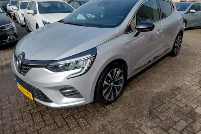 Renault Clio (2023) thumbnail 4