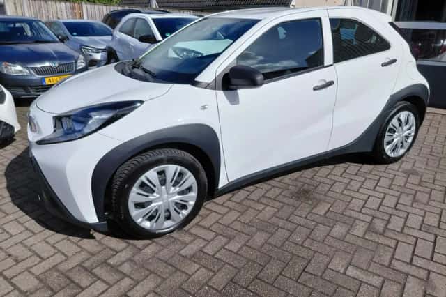 Toyota Aygo X (2023) thumbnail 2