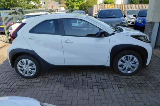 Toyota Aygo X (2022) thumbnail 2