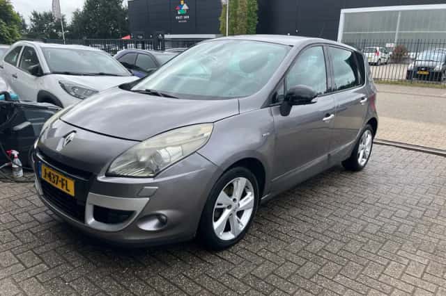 Renault Scénic (2011) thumbnail 1