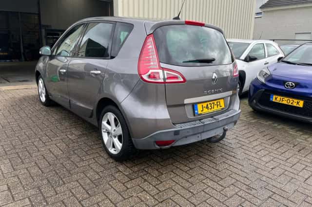 Renault Scénic (2011) thumbnail 2