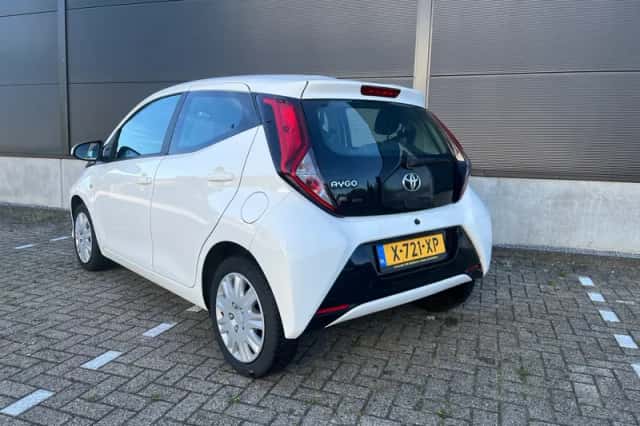 Toyota Aygo (2019) thumbnail 3