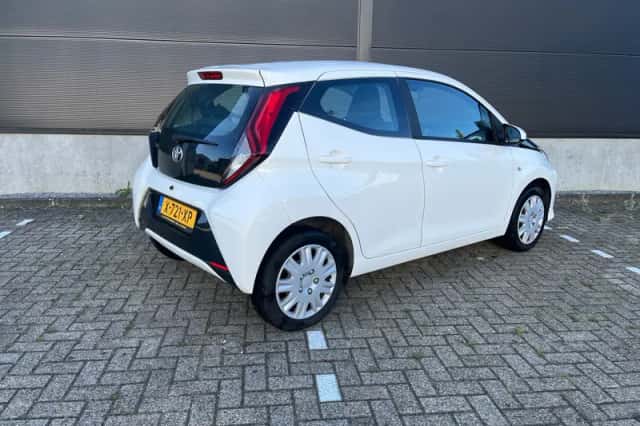 Toyota Aygo (2019) thumbnail 4