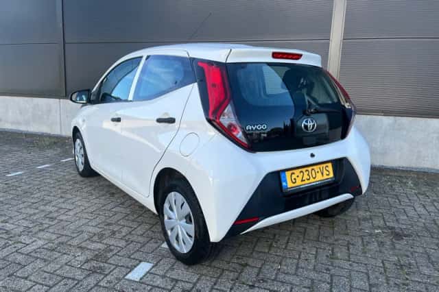 Toyota Aygo (2019) thumbnail 3
