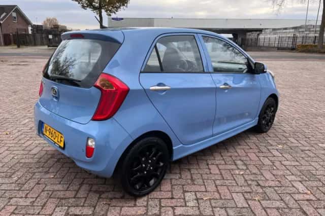 Kia Picanto (2012) thumbnail 5