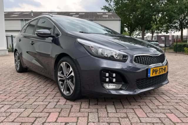 Kia Ceed (2017) thumbnail 3