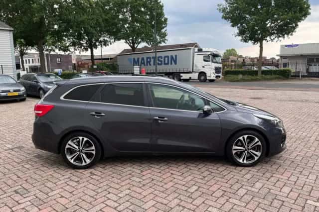 Kia Ceed (2017) thumbnail 4