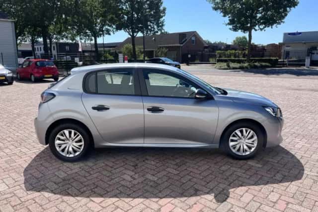 Peugeot 208 (2021) thumbnail 4