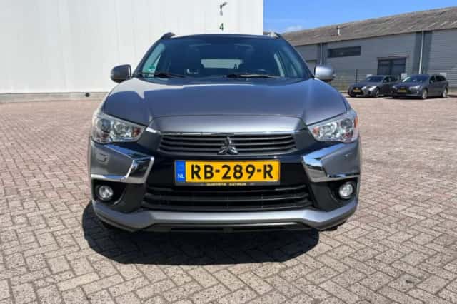 Mitsubishi ASX (2017) thumbnail 2