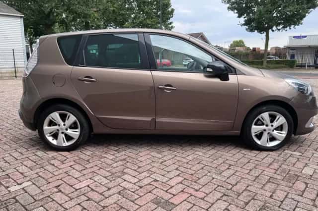 Renault Scénic (2012) thumbnail 4