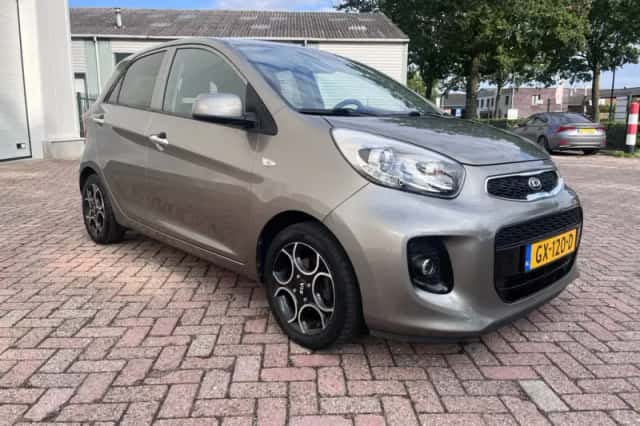 Kia Picanto (2015) thumbnail 3