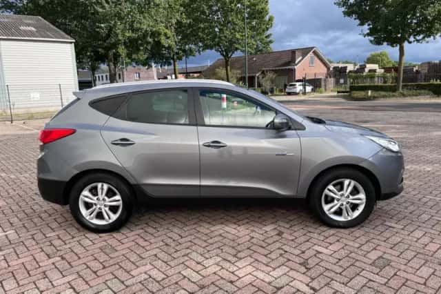Hyundai ix35 (2013) thumbnail 4