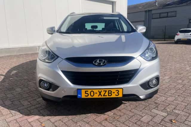 Hyundai ix35 (2012) thumbnail 2