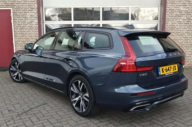 Volvo V60 (2021) thumbnail 5