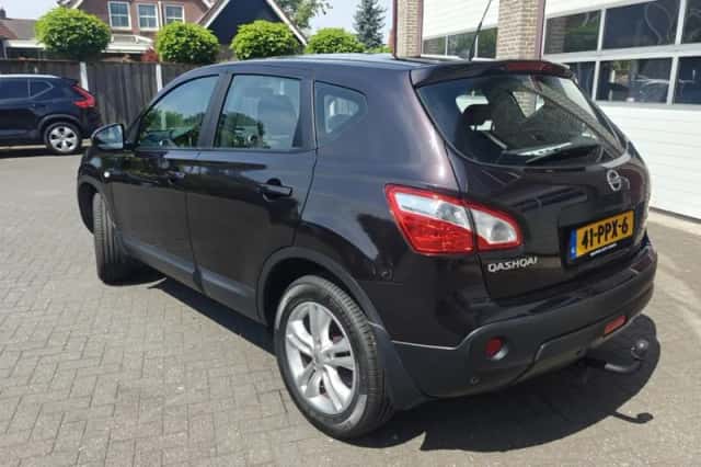 Nissan Qashqai (2011) thumbnail 6